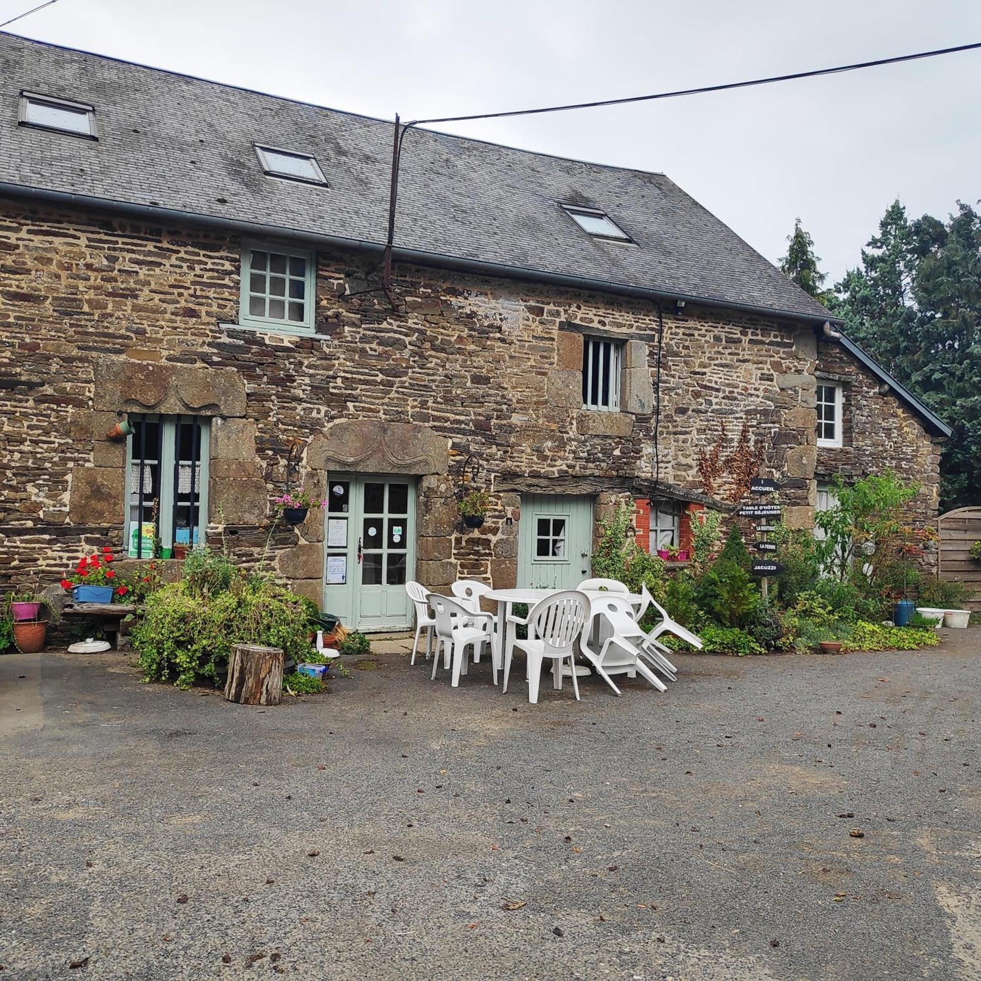 Bed and Breakfast Ferme De La Gortiere Le Teilleul Exterior foto